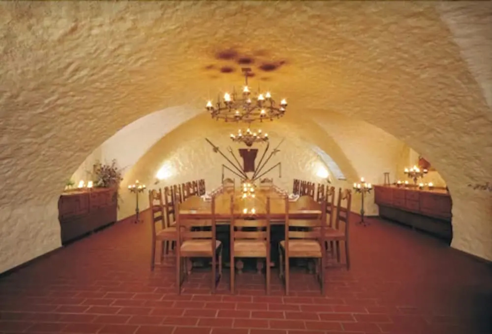 Amweia Hotel & Restaurant