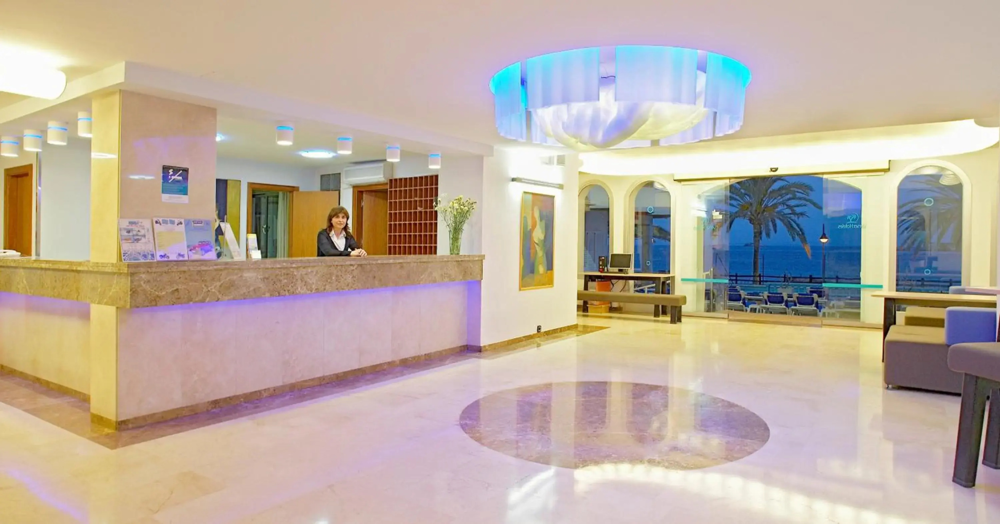 Apartamentos Mar y Playa
