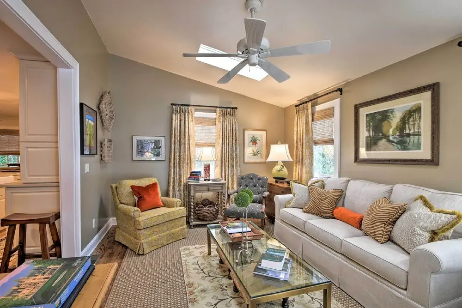 Lush Mirror Lake Cottage Rental w/ Private Deck