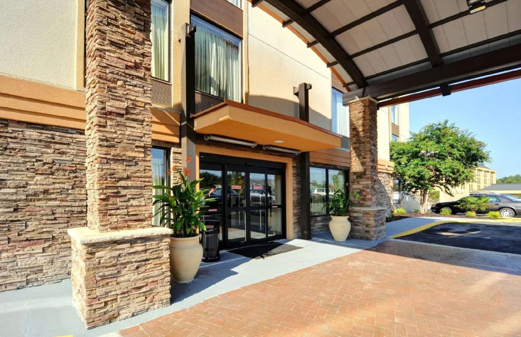 Holiday Inn & Suites Columbia NE - Ft Jackson Area by IHG