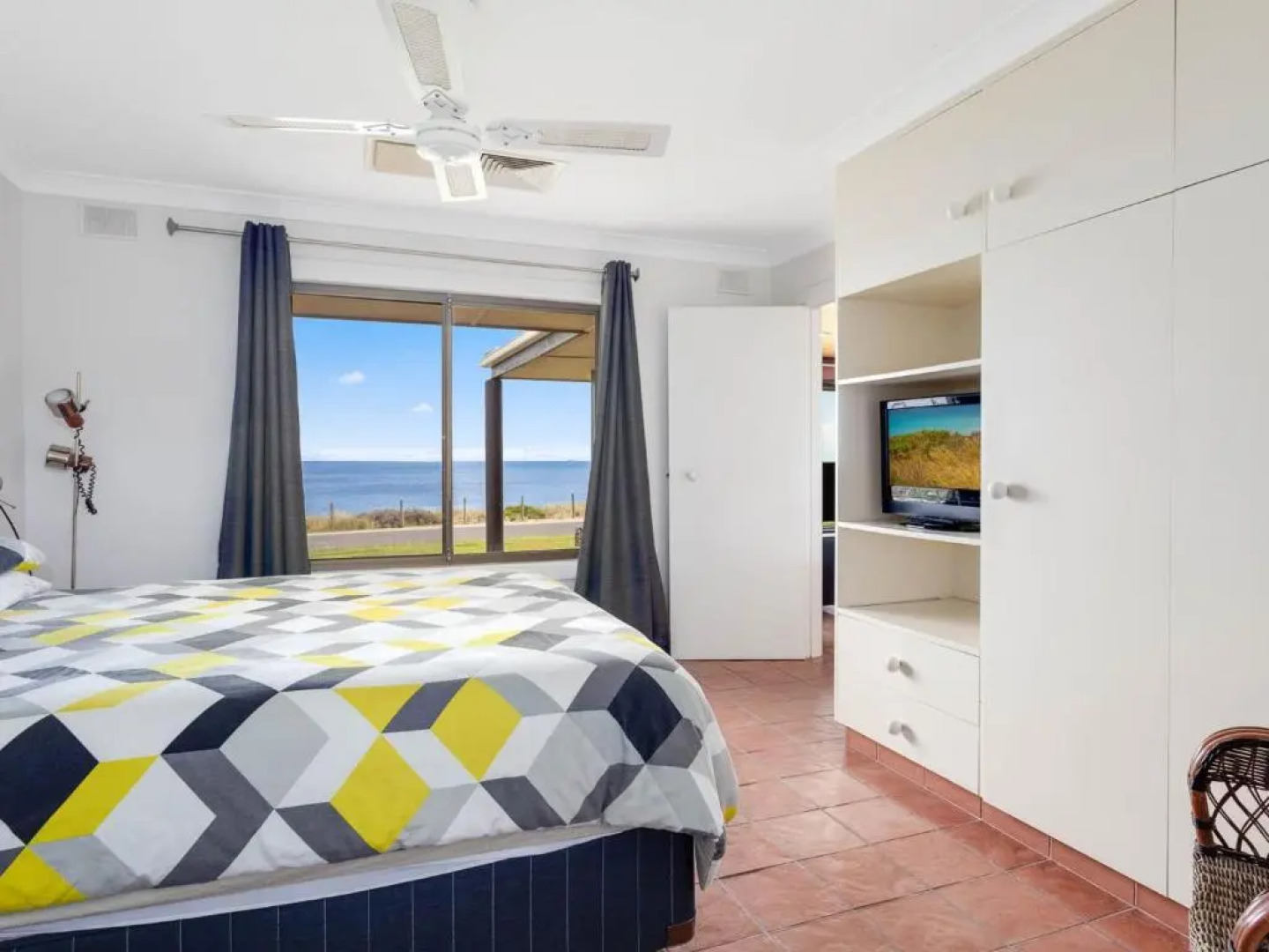 Gold Coast Views - 10 Gold Coast Drive