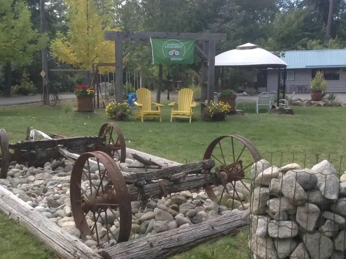 Barefoot Villas Room 1 Redwood