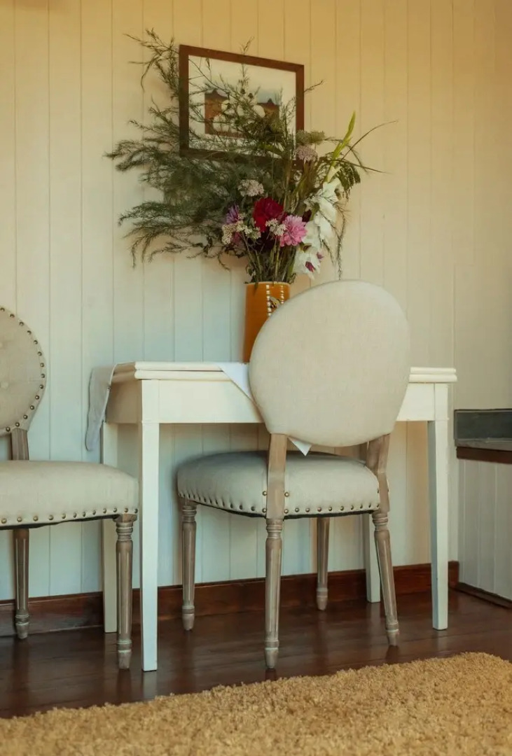 Glamping in Wiltshire in our Luxury Shepherds Hut