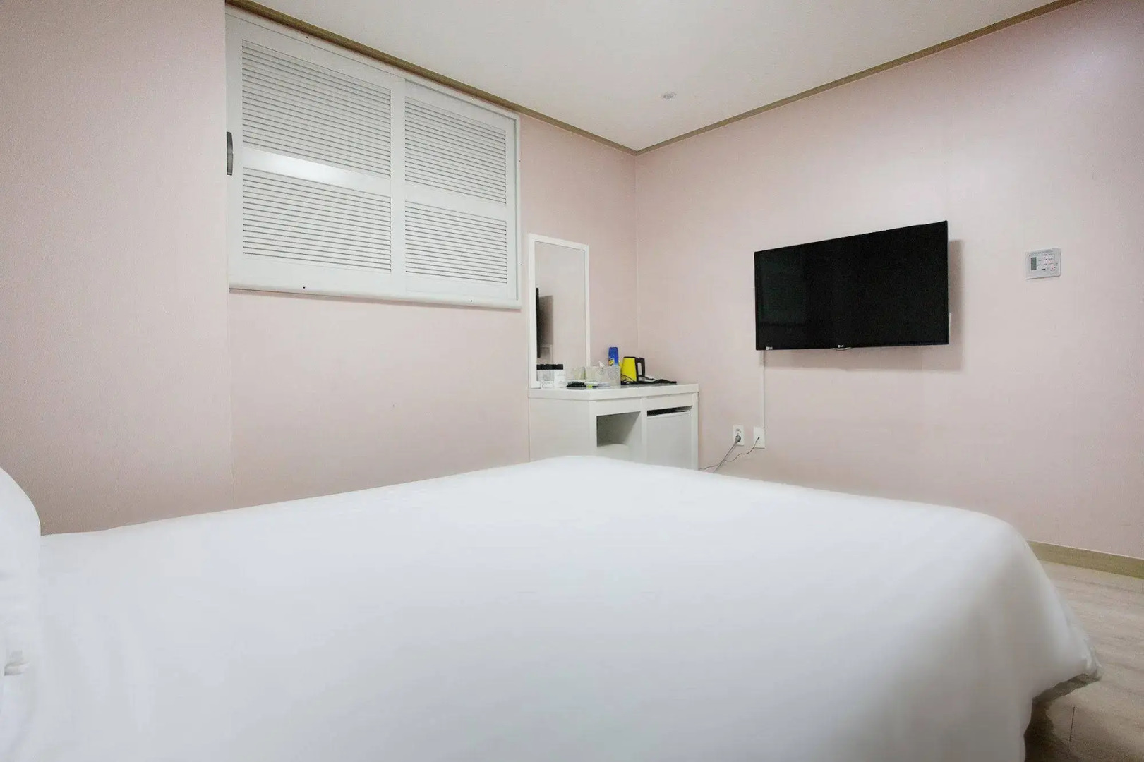 Orange Tree Hotel & Cafe