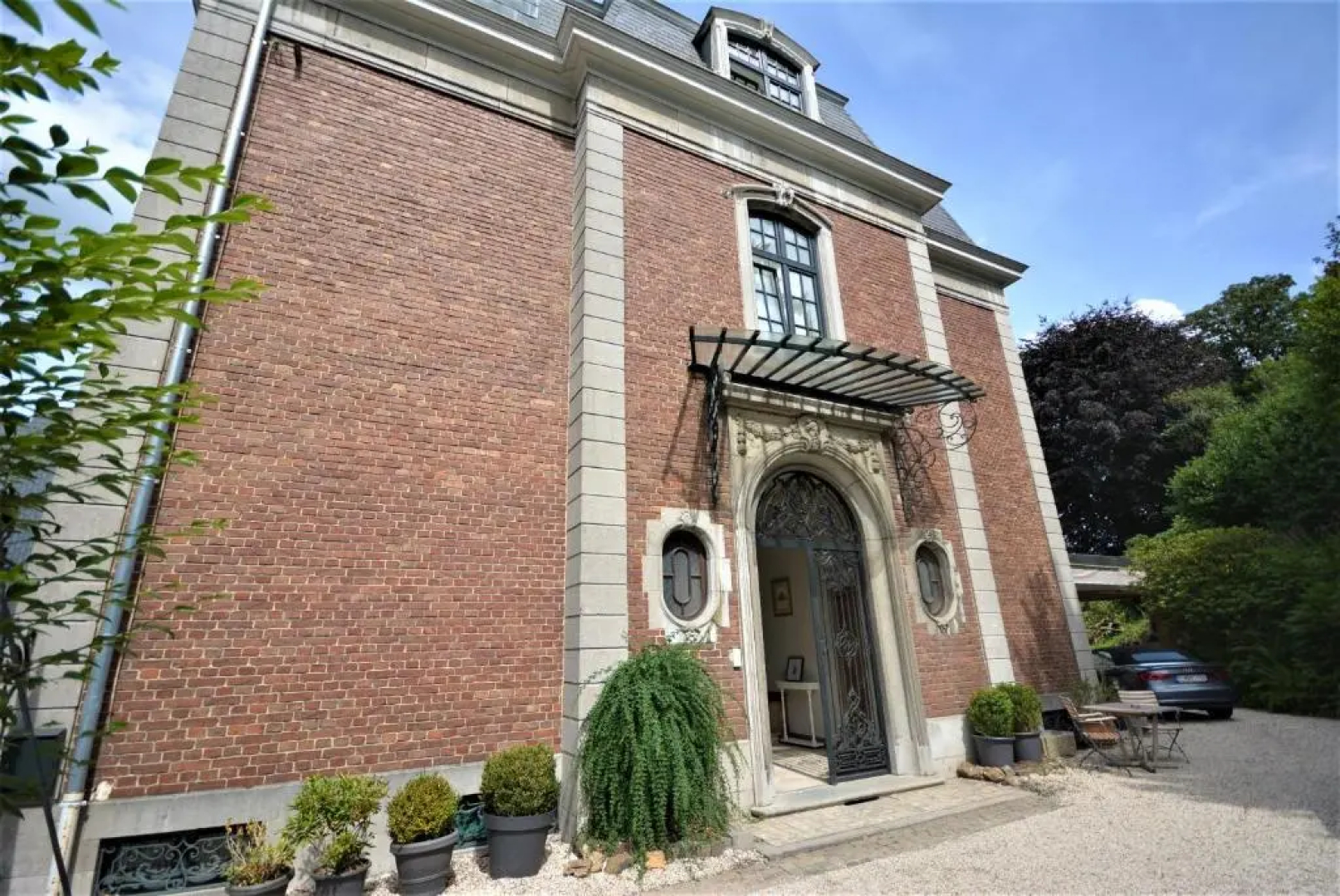 Villa De Noailles