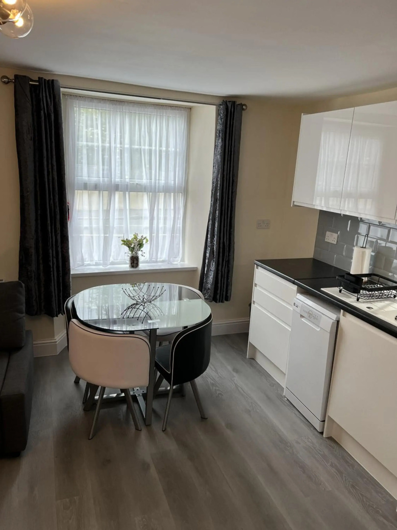 Beautiful 1 BD Ground Floor Apt on the edge of Street and Glastonbury in Somerset