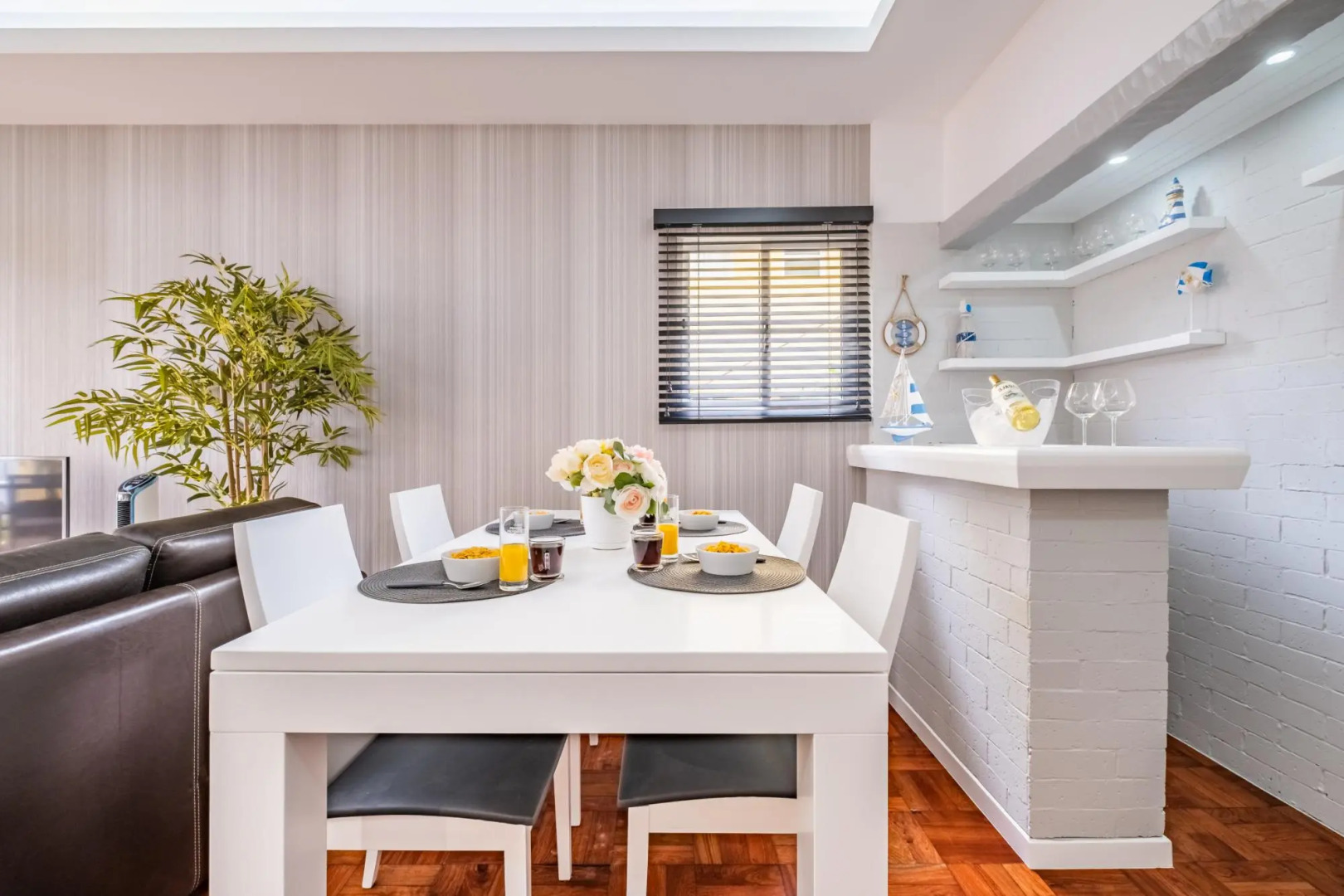 Cani o Sea Garden by Homie