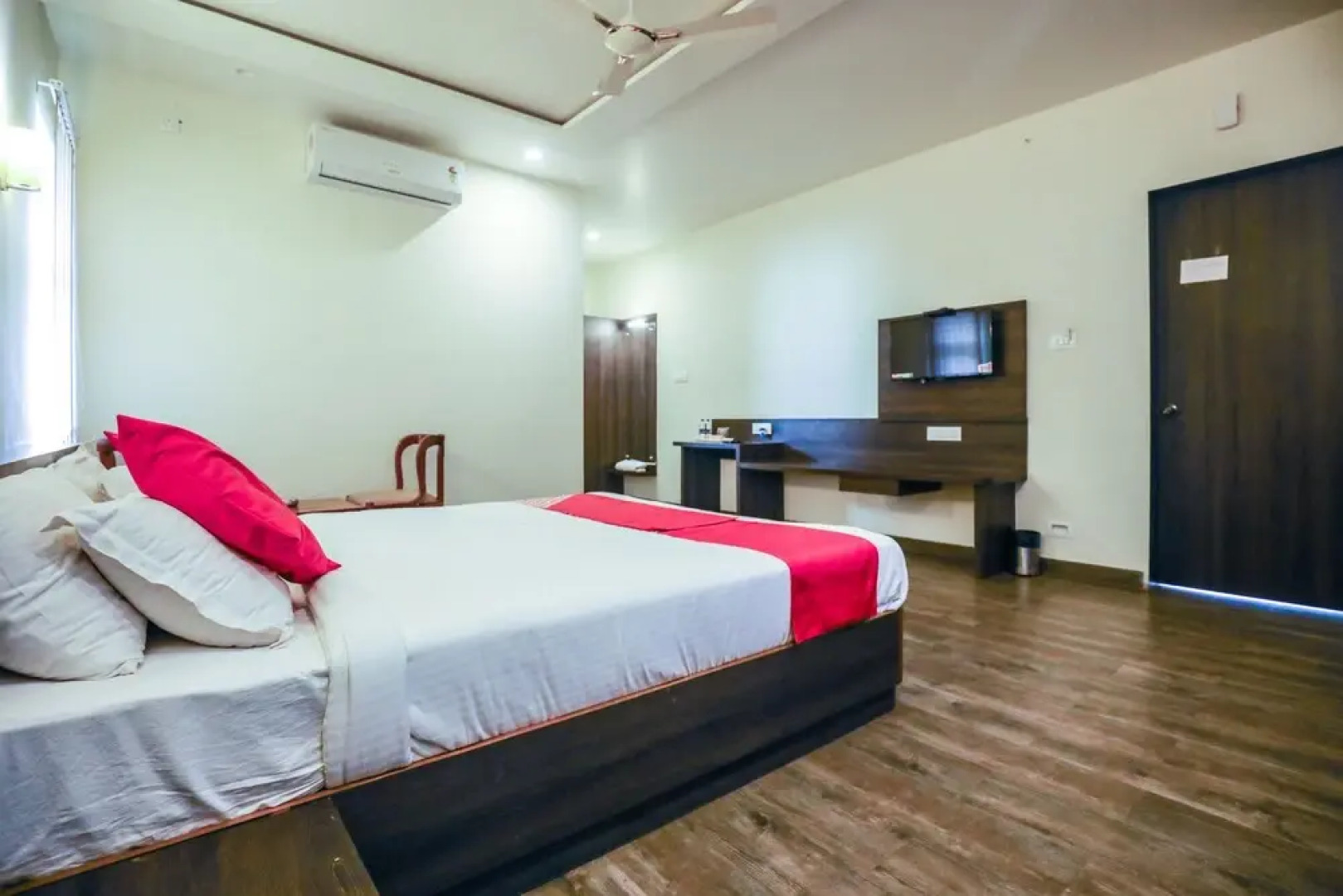 OYO 28365 Hotel The Cult