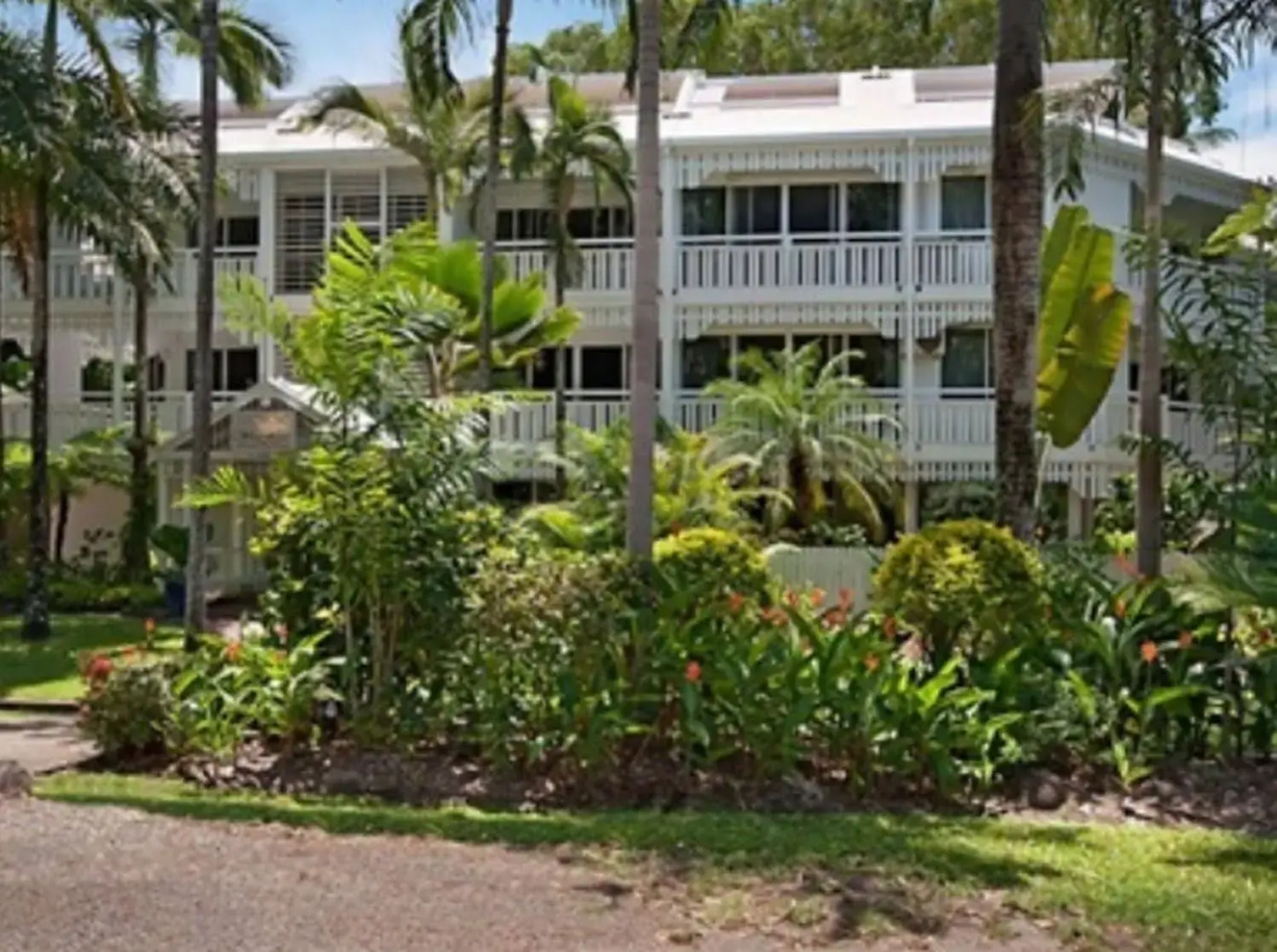The White House Port Douglas