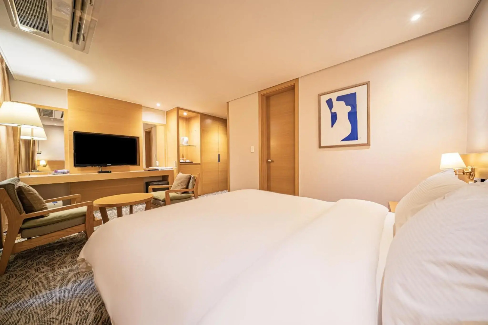 Hotel Biz Inn