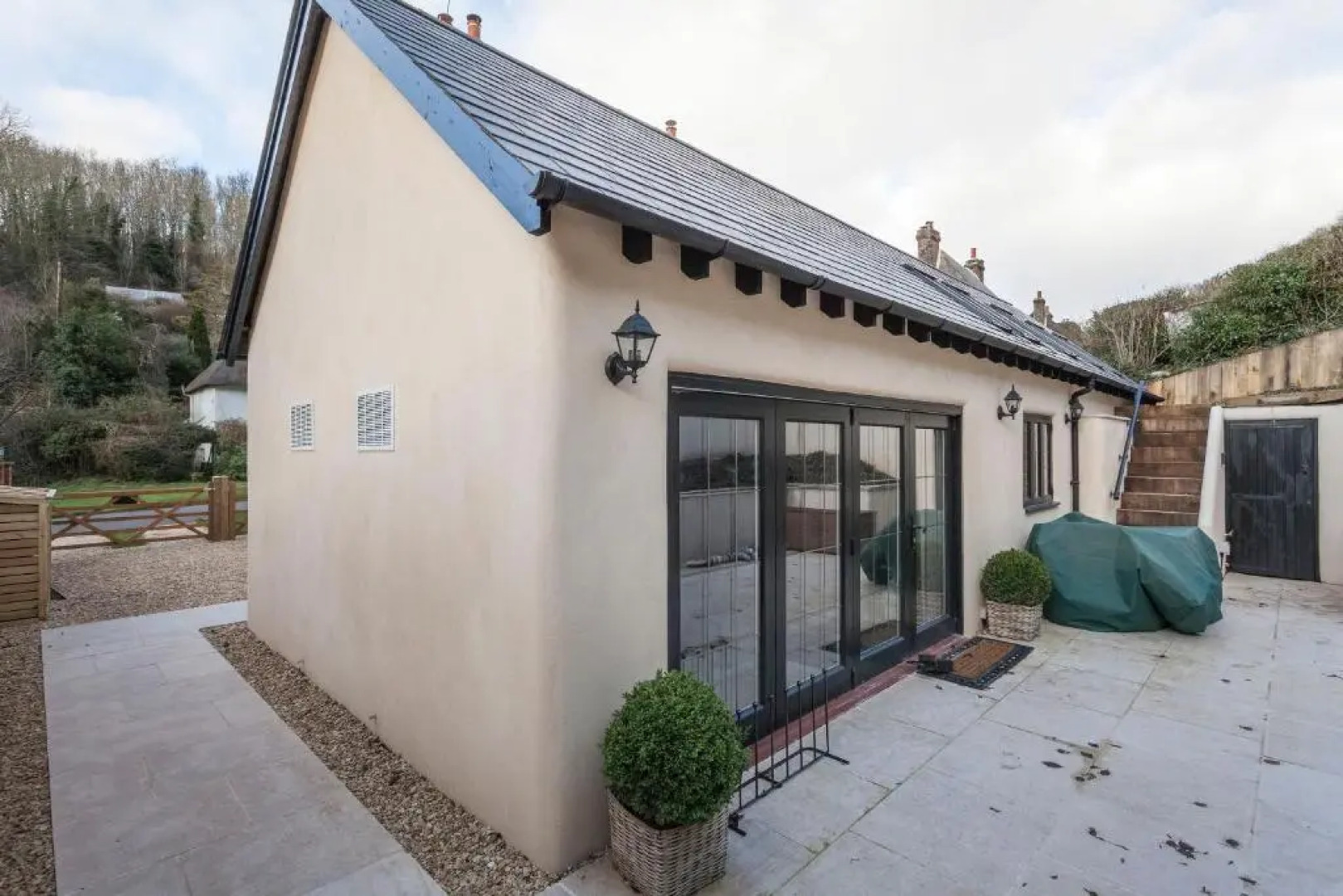 Three Little Pigs Luxury Cottage