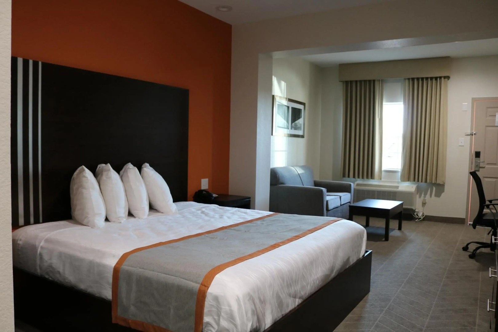 Scottish Inn & Suites - IAH Airport