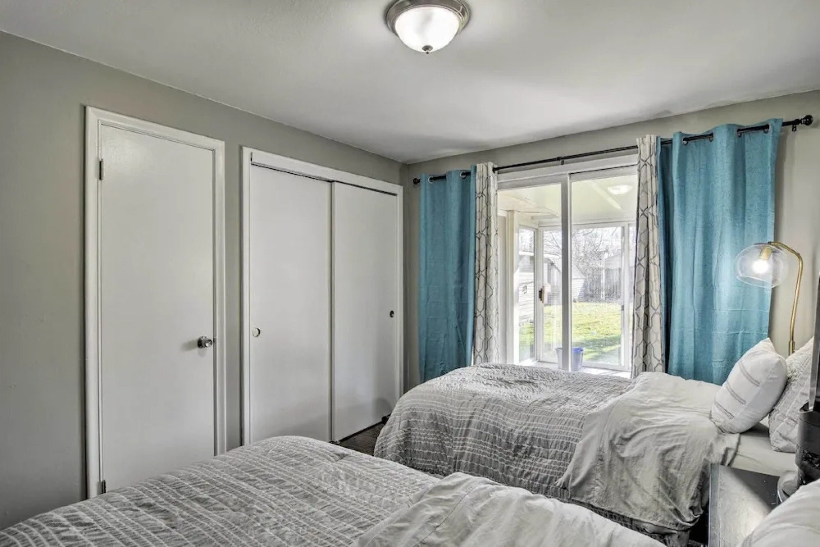 Buffalo Getaway w/ Charcoal Grill & Patio!