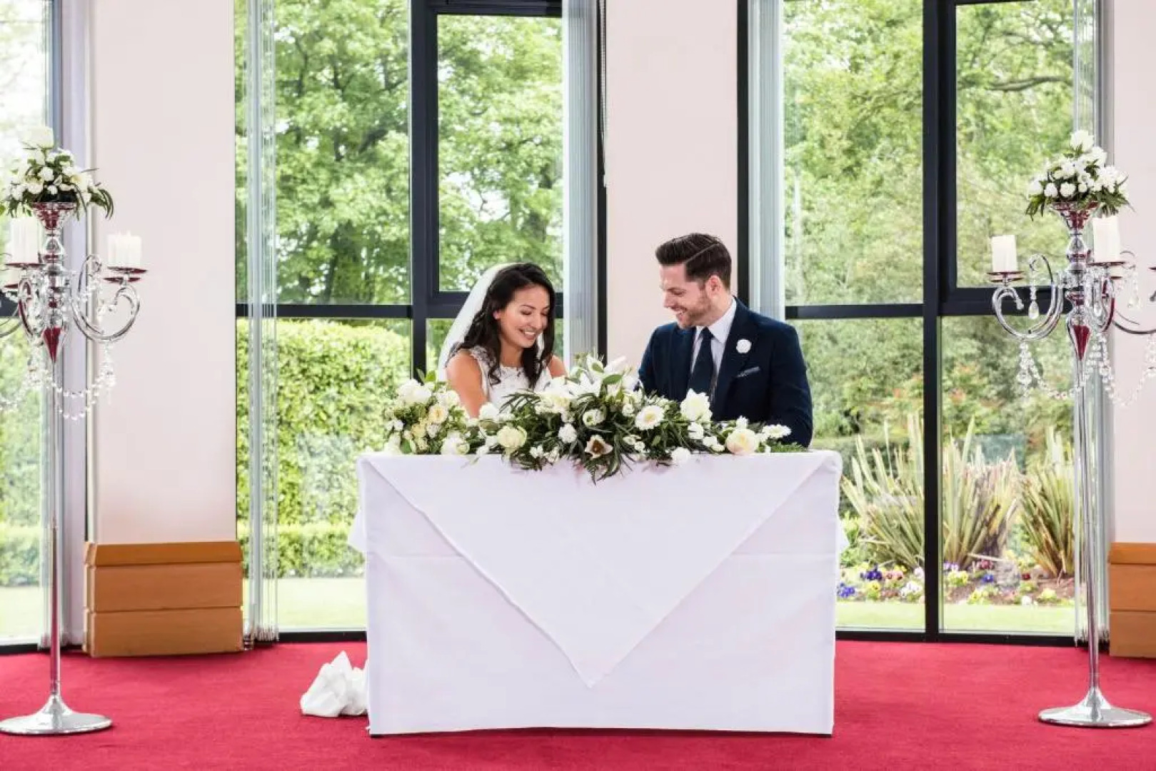 La Mon Hotel And Country Club