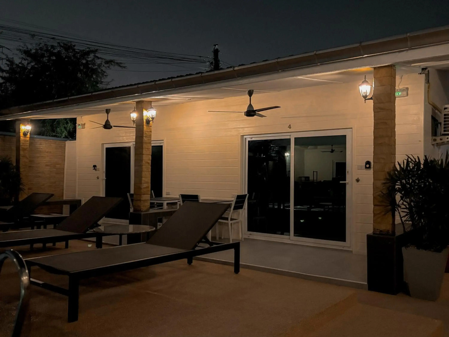 Mangoes Guesthouse