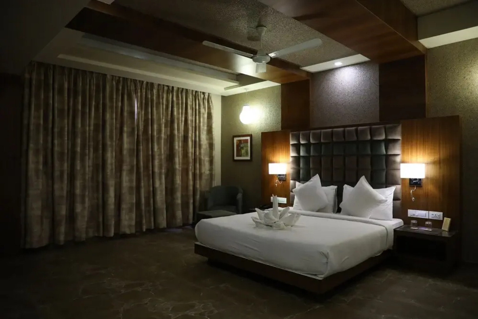 Neel's City Resort