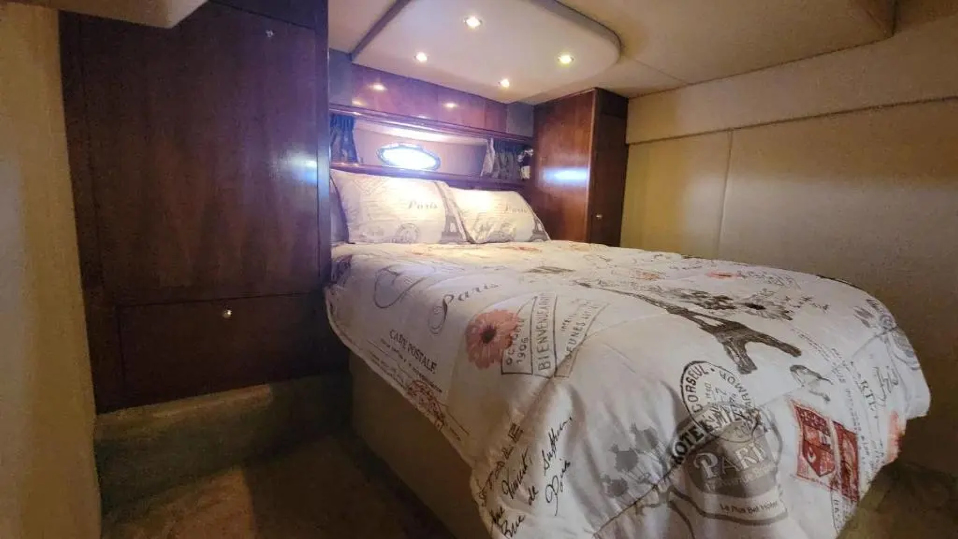 Yachta Yachta Yachta on the wata Island Paradise