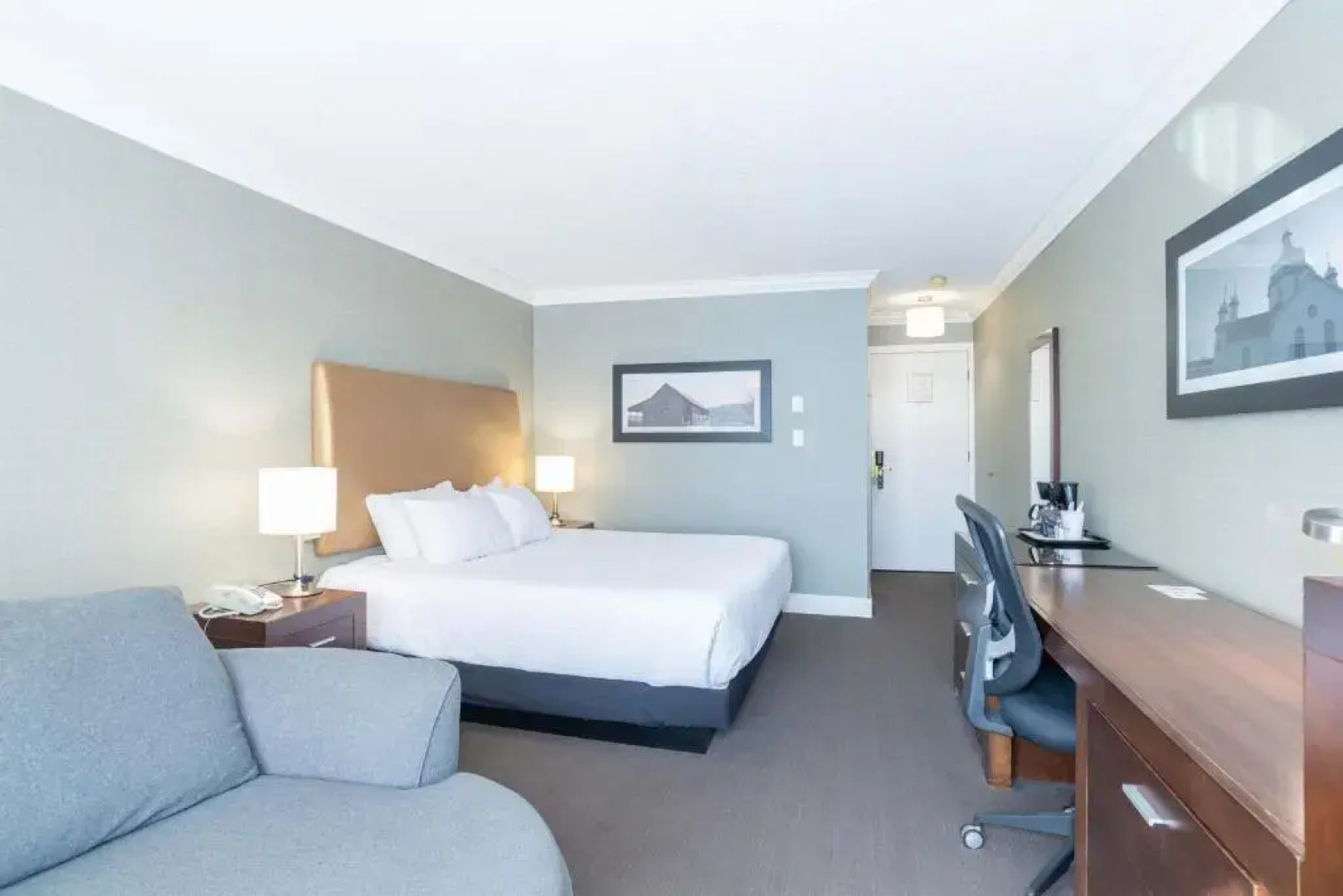 Sandman Hotel Vernon