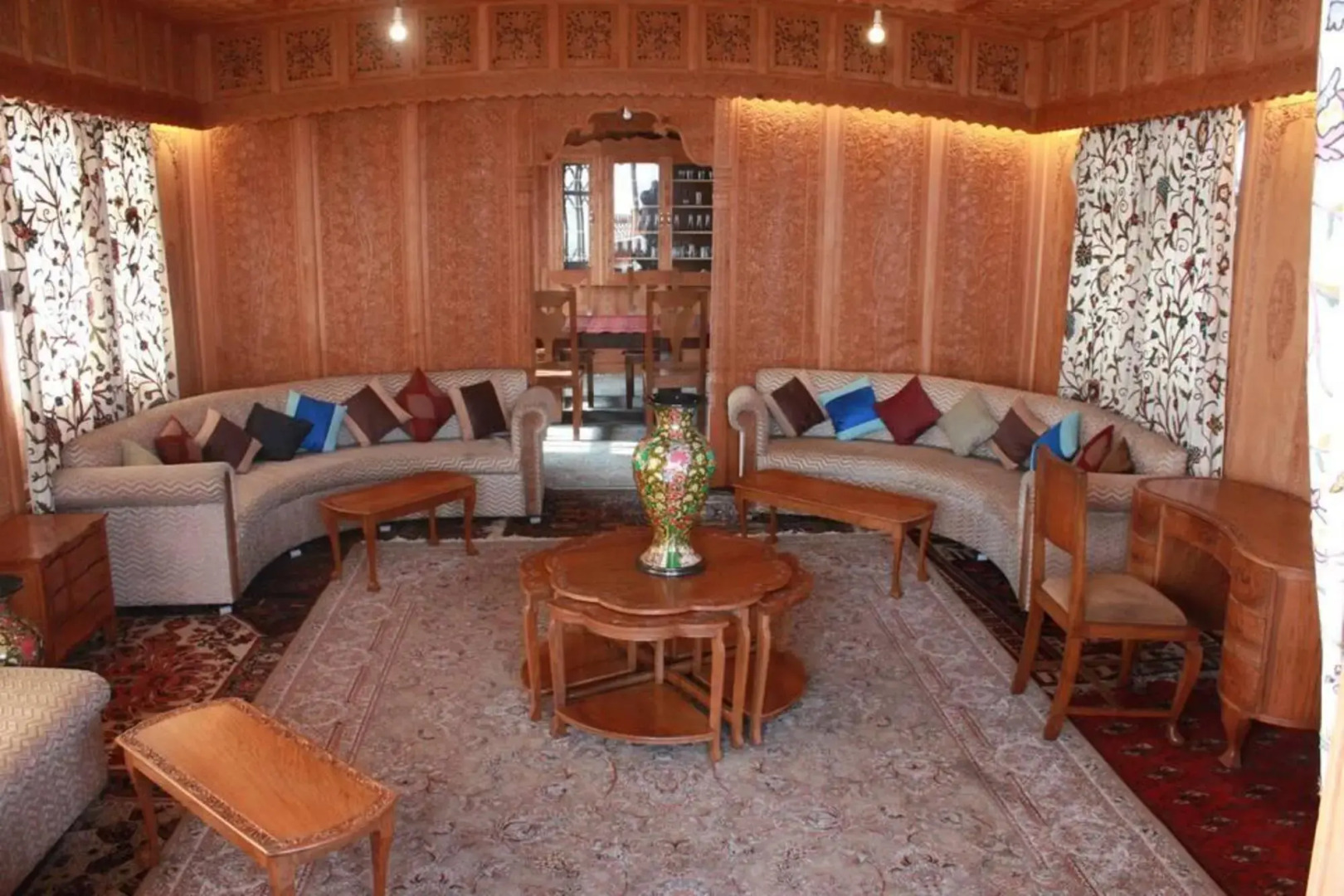 Zaffer Houseboats