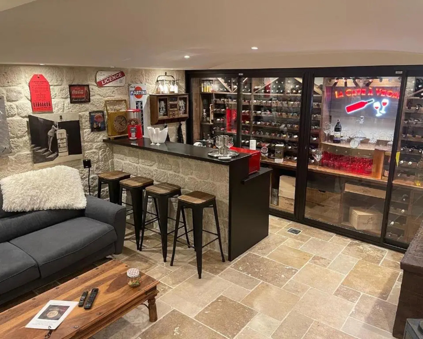 Chambre d h¿tes ind¿ndante Jacuzzi Cave Bar SUITE 785