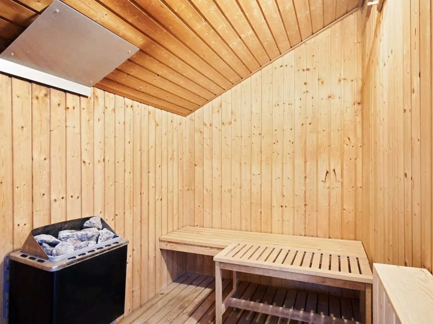 8 Person Holiday Home in Nexo-by Traum