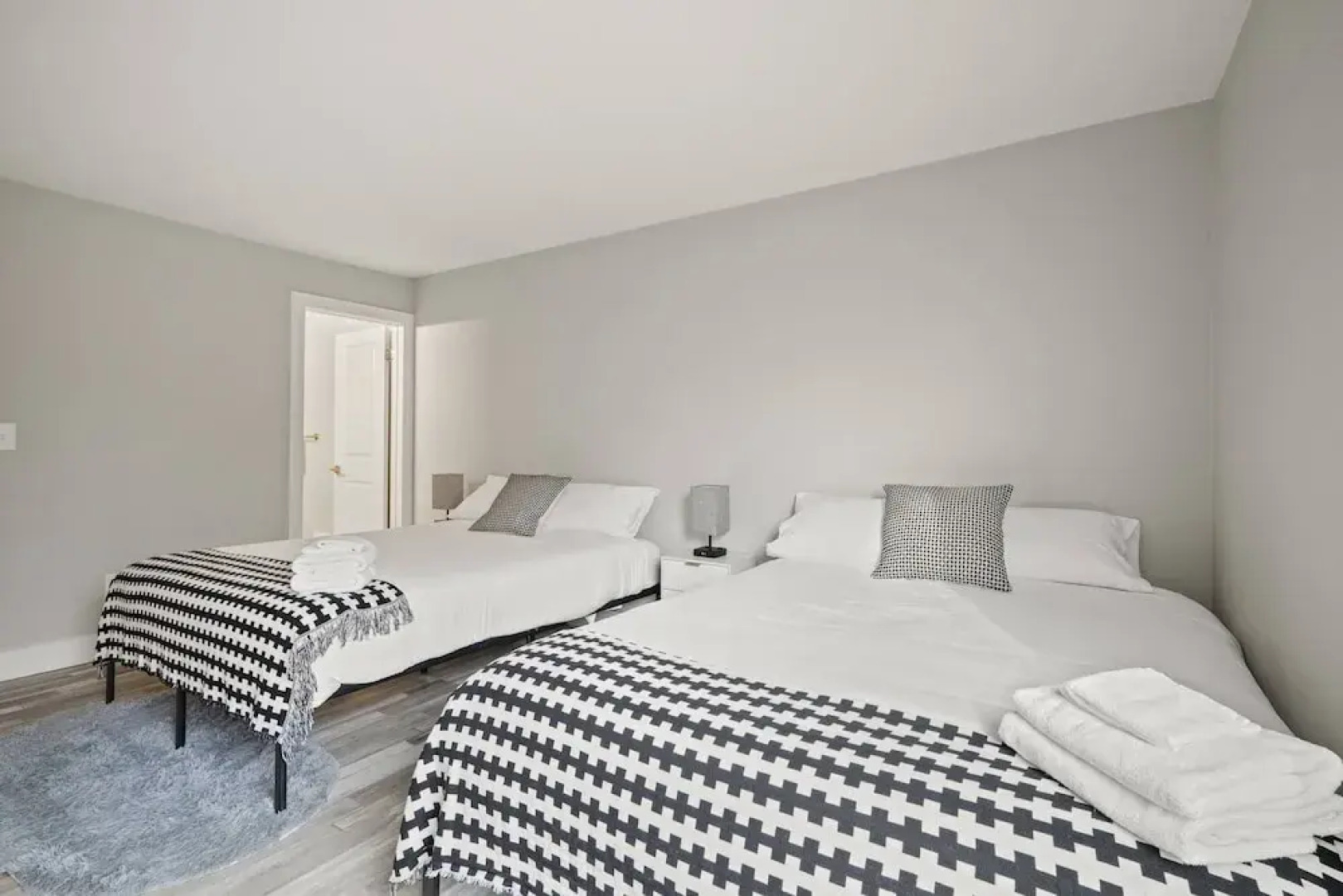 Beautiful 2BR 2BA Apartment With Modern Design