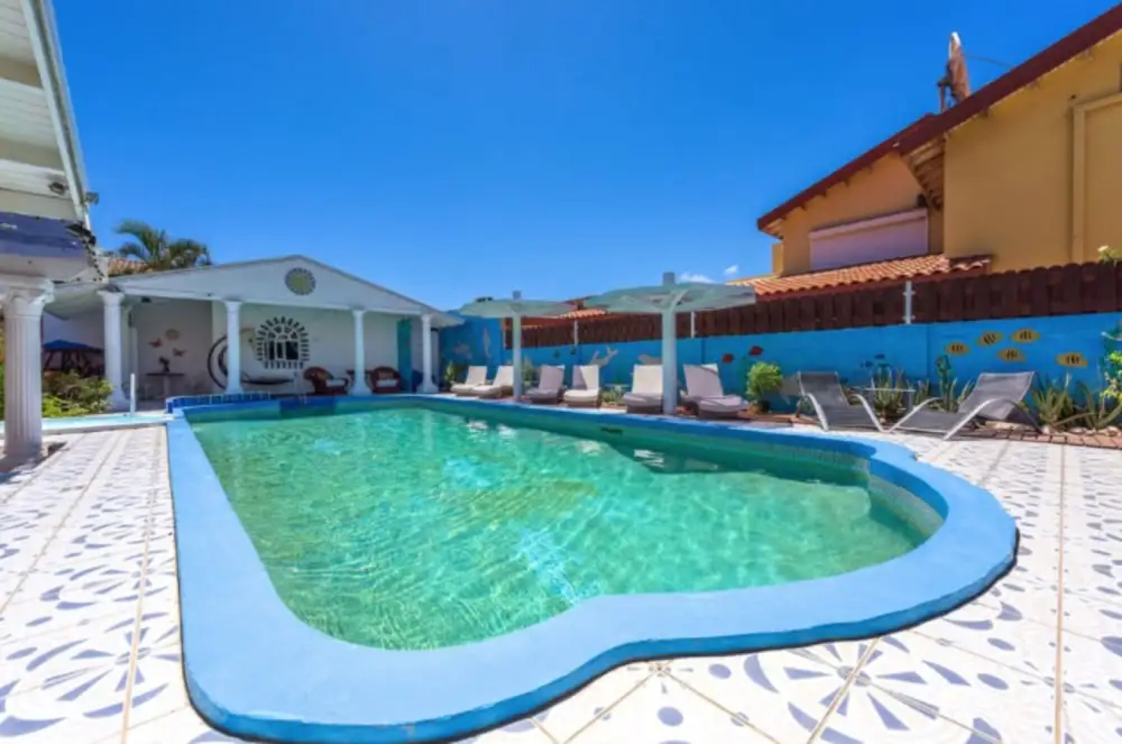 Sunflower Villa Studios By Cmd