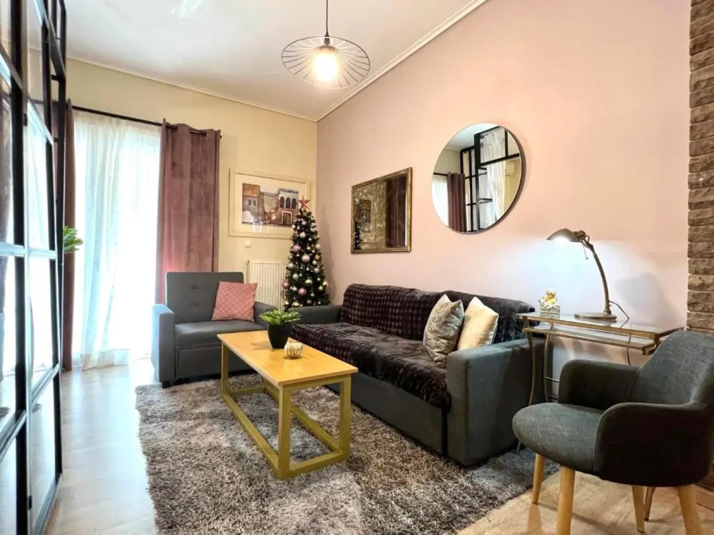 Luxury seafront house nearby Delphi