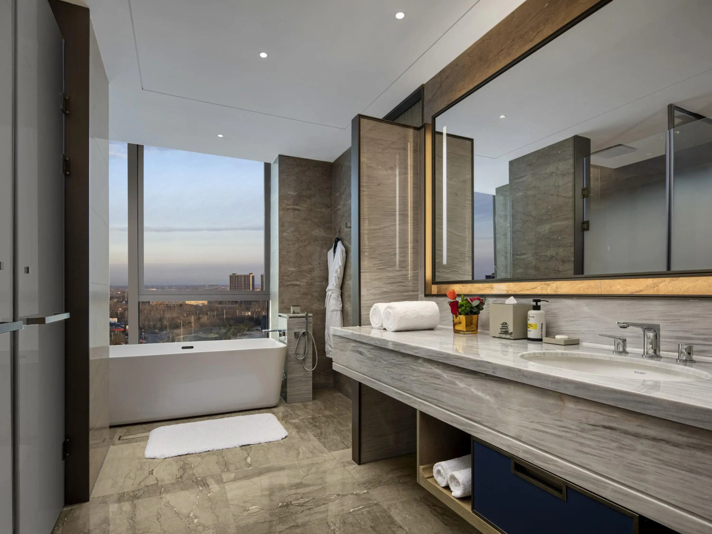 Pullman Huai'an Falcon