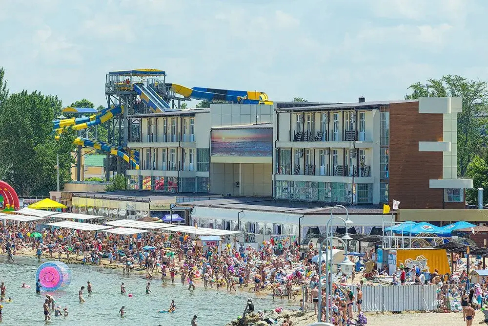 MohitoMore Club Hotel