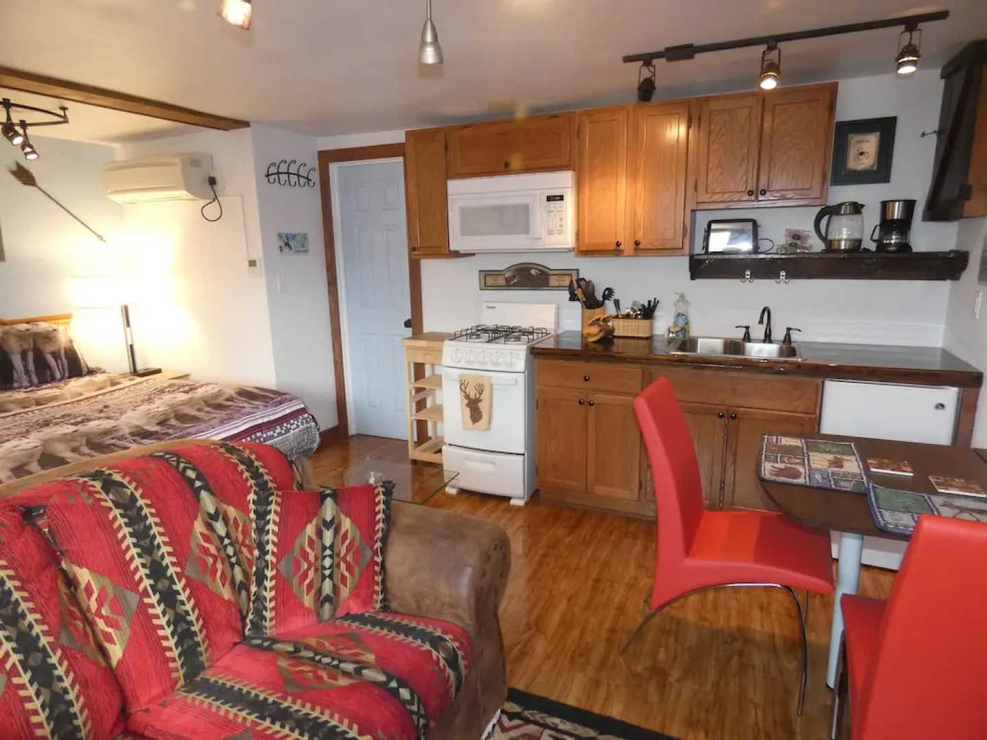 Yellowstone Motel - Adults Only