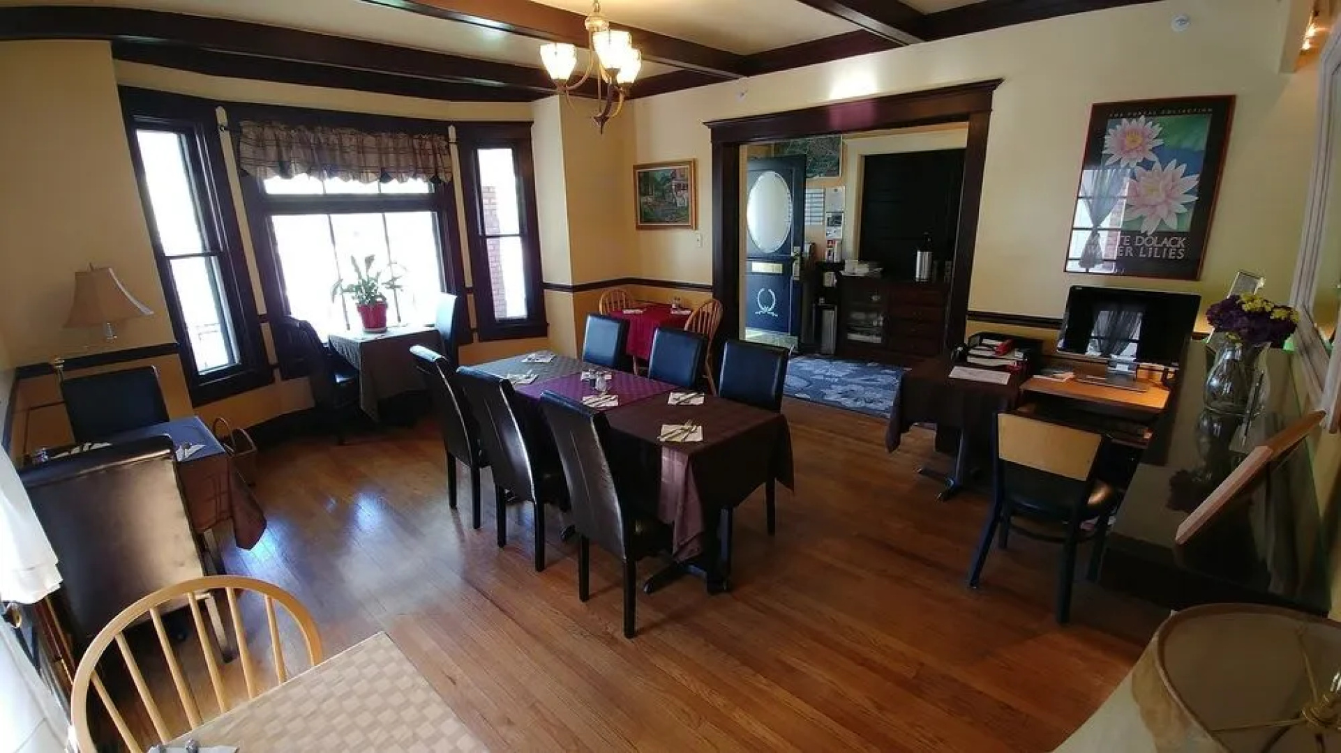 Goldsmith's Riverfront Inn