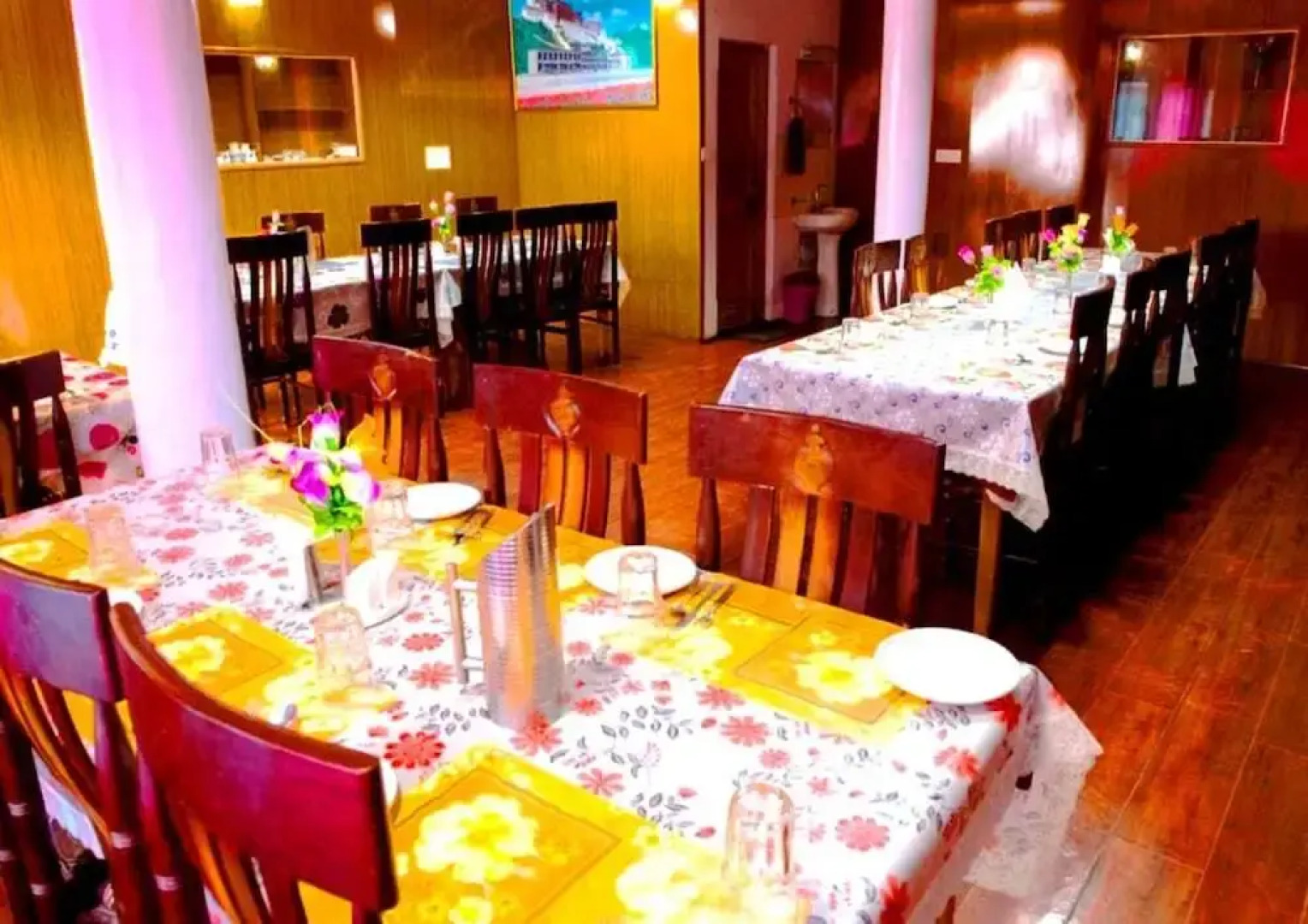 Hotel Khakshal Chubi