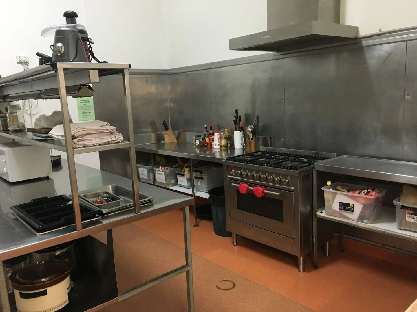 1849 Backpackers Hotel