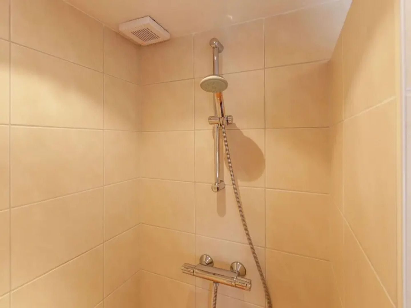 Cozy Holiday Home in Oisterwijk with Swimming Pool