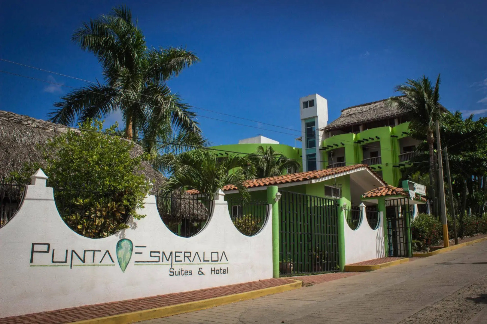 Suites & Hotel Punta Esmeralda