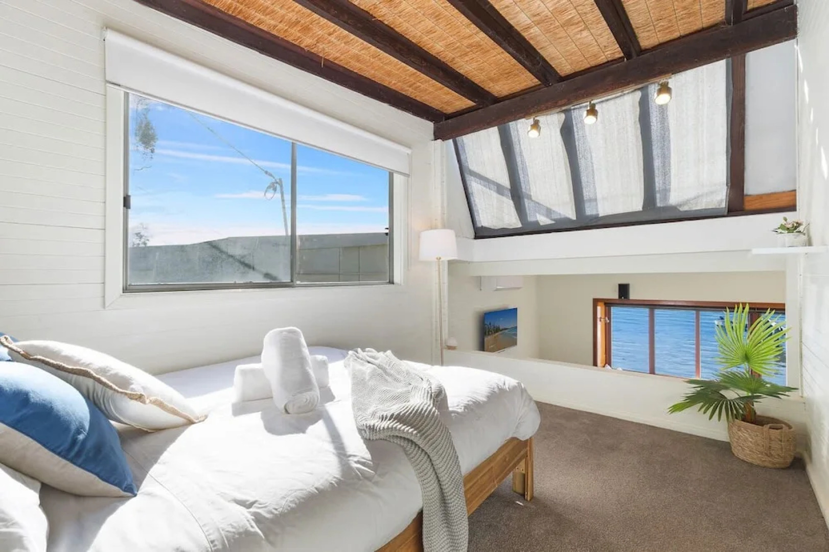 Scotland Island Retreat Water Edge