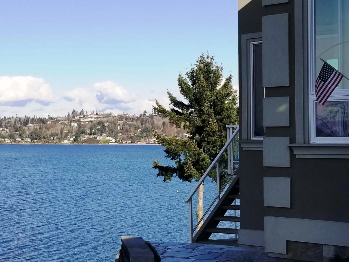 Redondo waterfront house with a private room