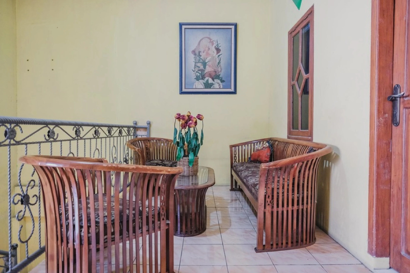 RedDoorz Syariah near Stadion Maulana Yusuf