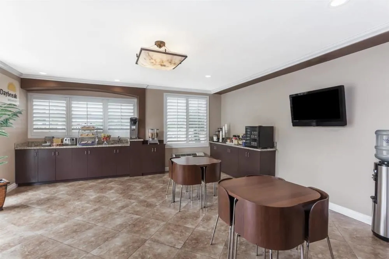 Days Inn & Suites Anaheim Resort