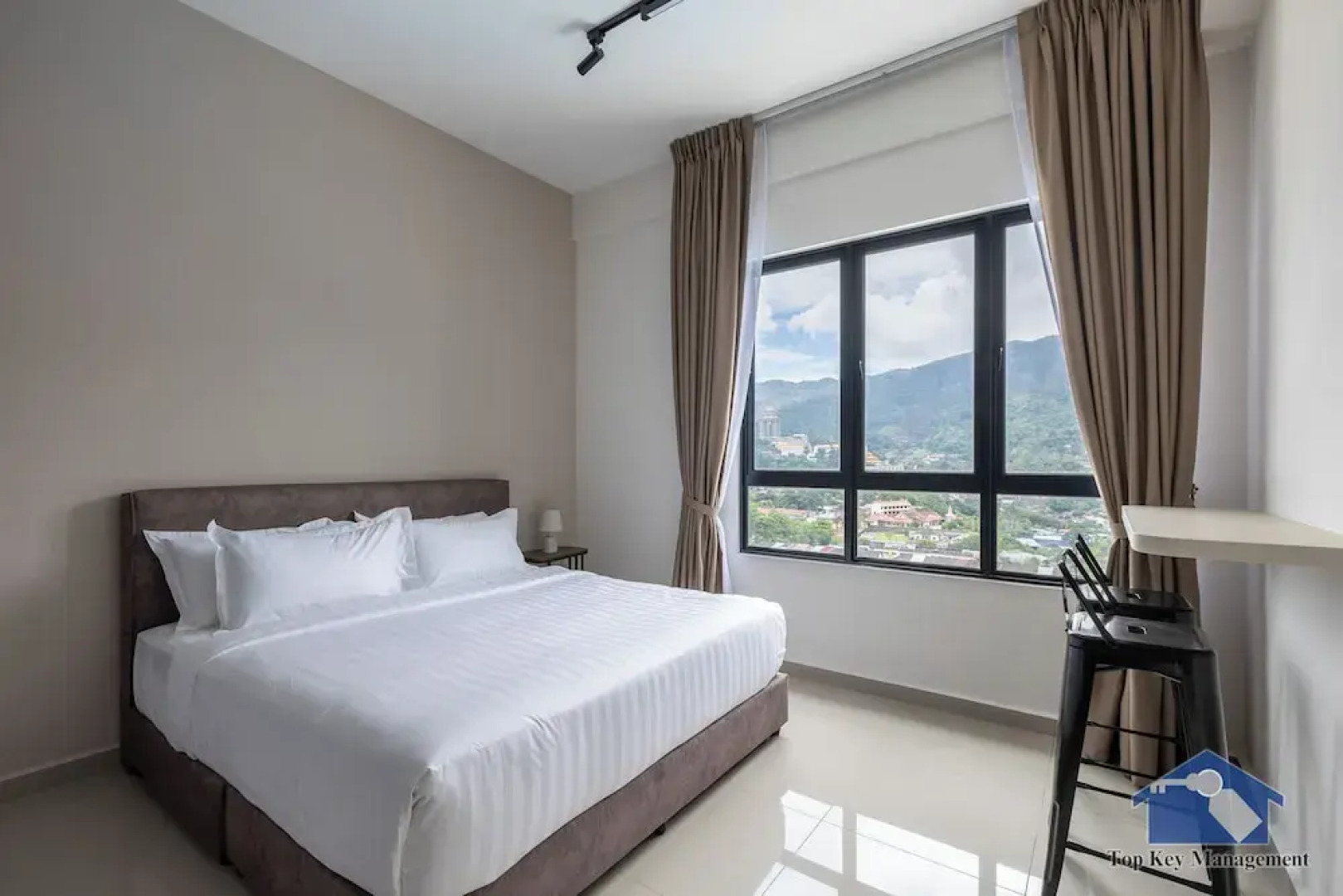 Sunshine Residence Suites