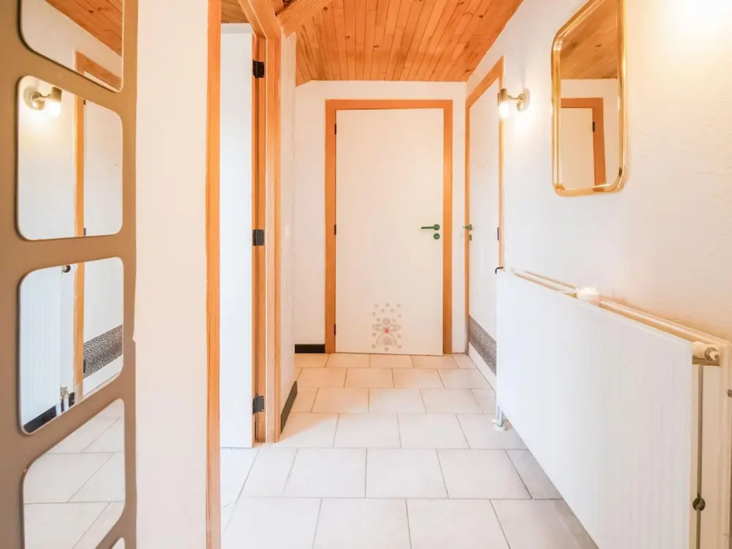 Cottage in Vaux-sur-sure With Garden