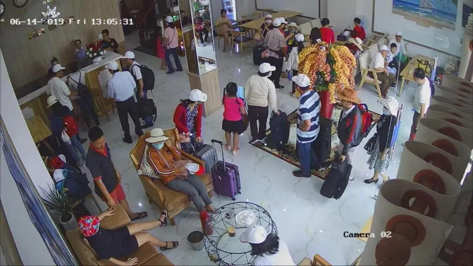 Hoang Gia Hotel Con Đao