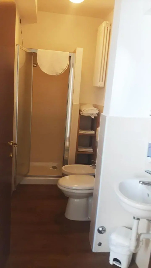 Shangrilla Hotel & Restaurant