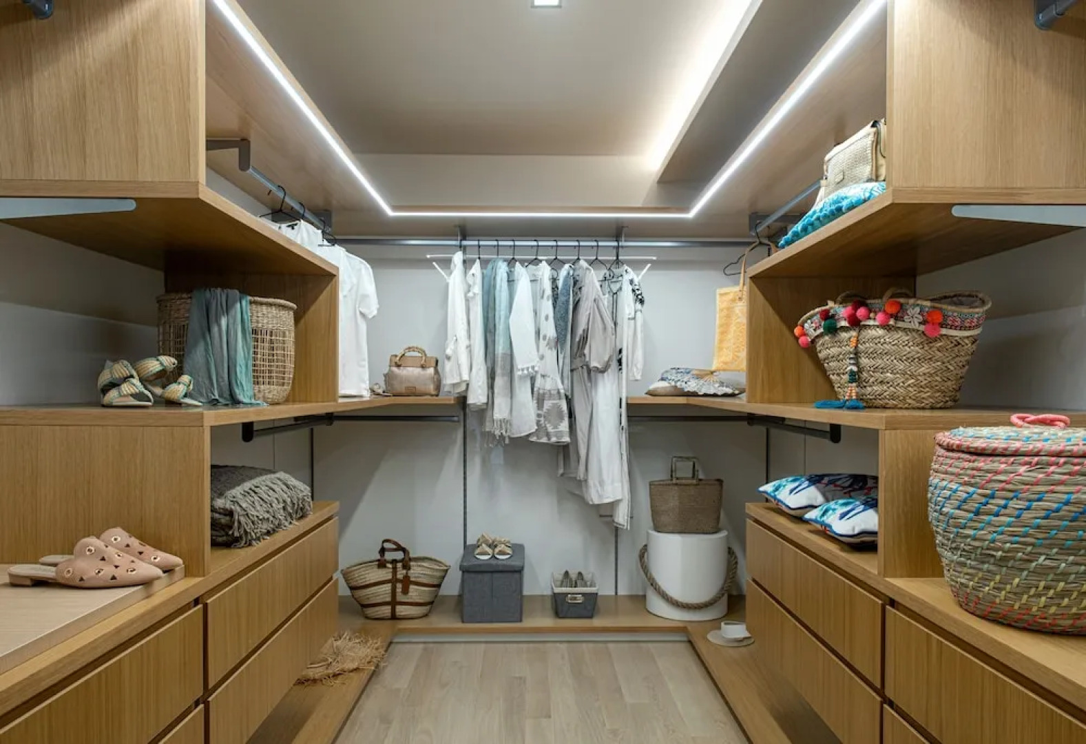 Lady Sea 6 Bedroom Villa with Heated Pool & Private Beach Access