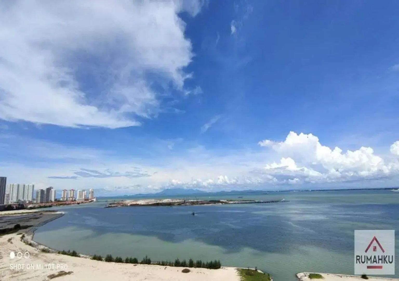 Rumahku Gurney with 270 degree Sea View