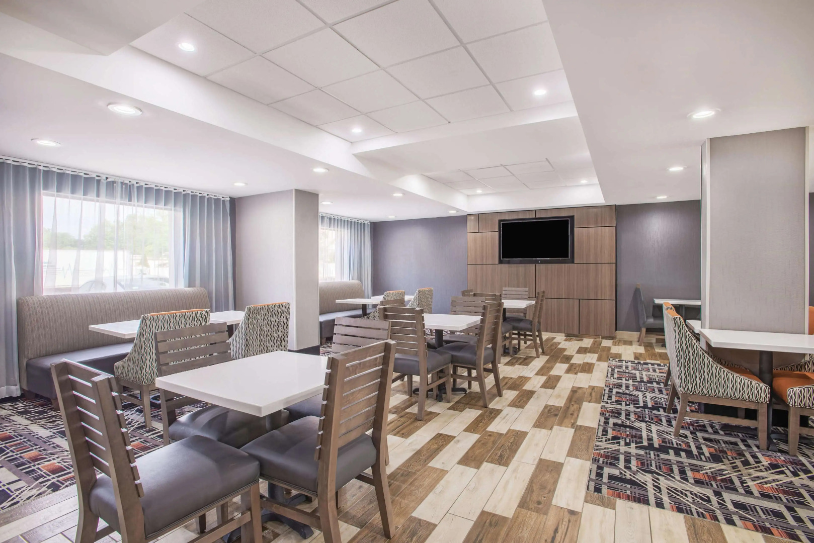 La Quinta Inn & Suites by Wyndham DC Metro Capital Beltway