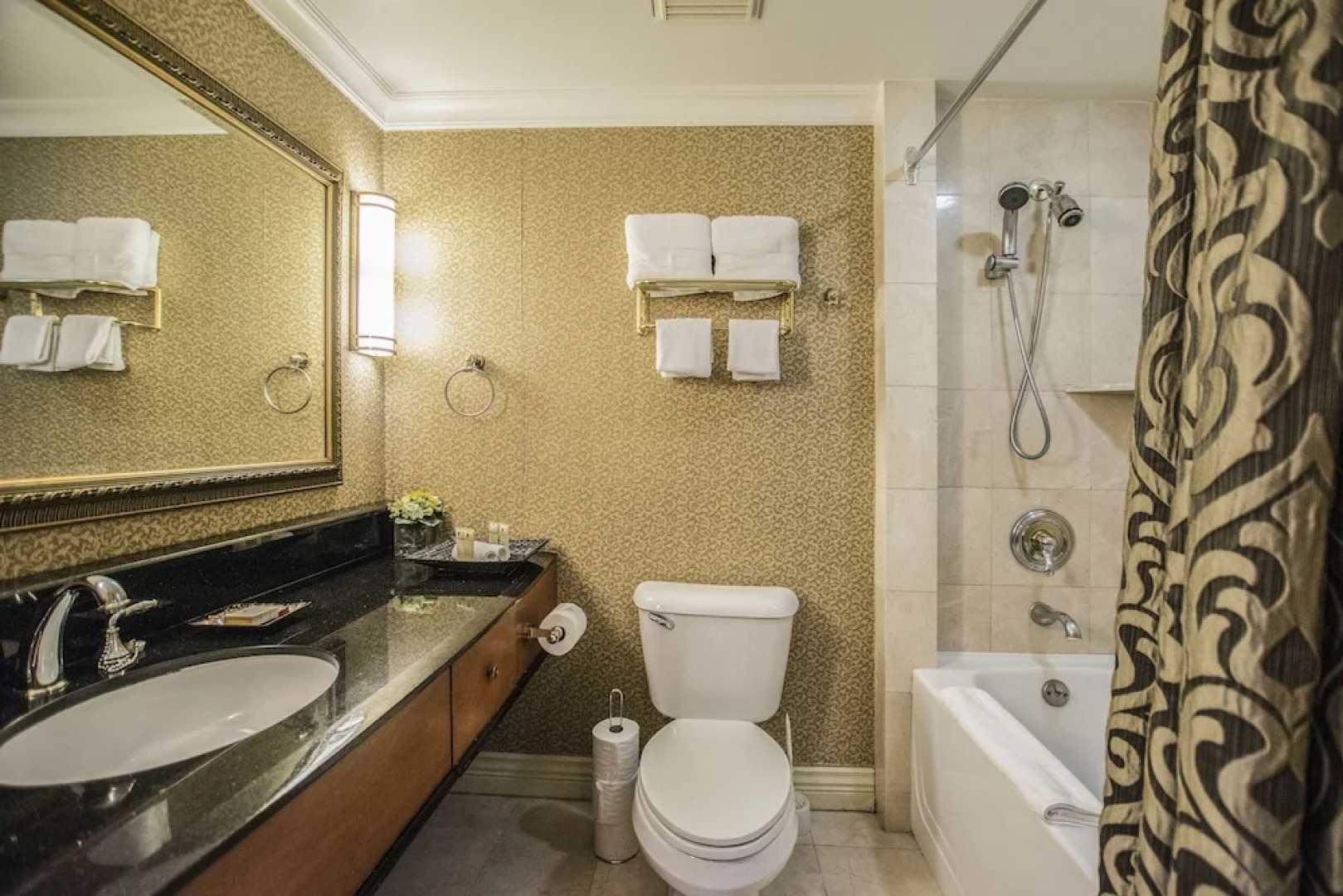 Boutique Downtown Suites - Privately owned