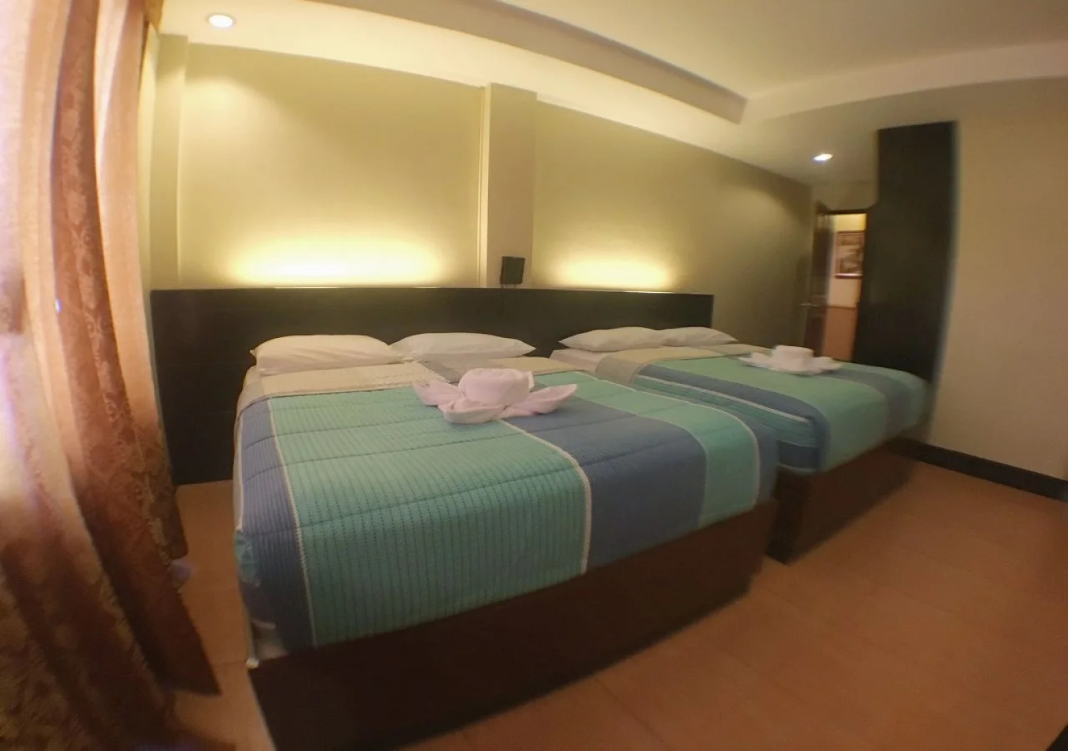 Siayan Travellers Inn