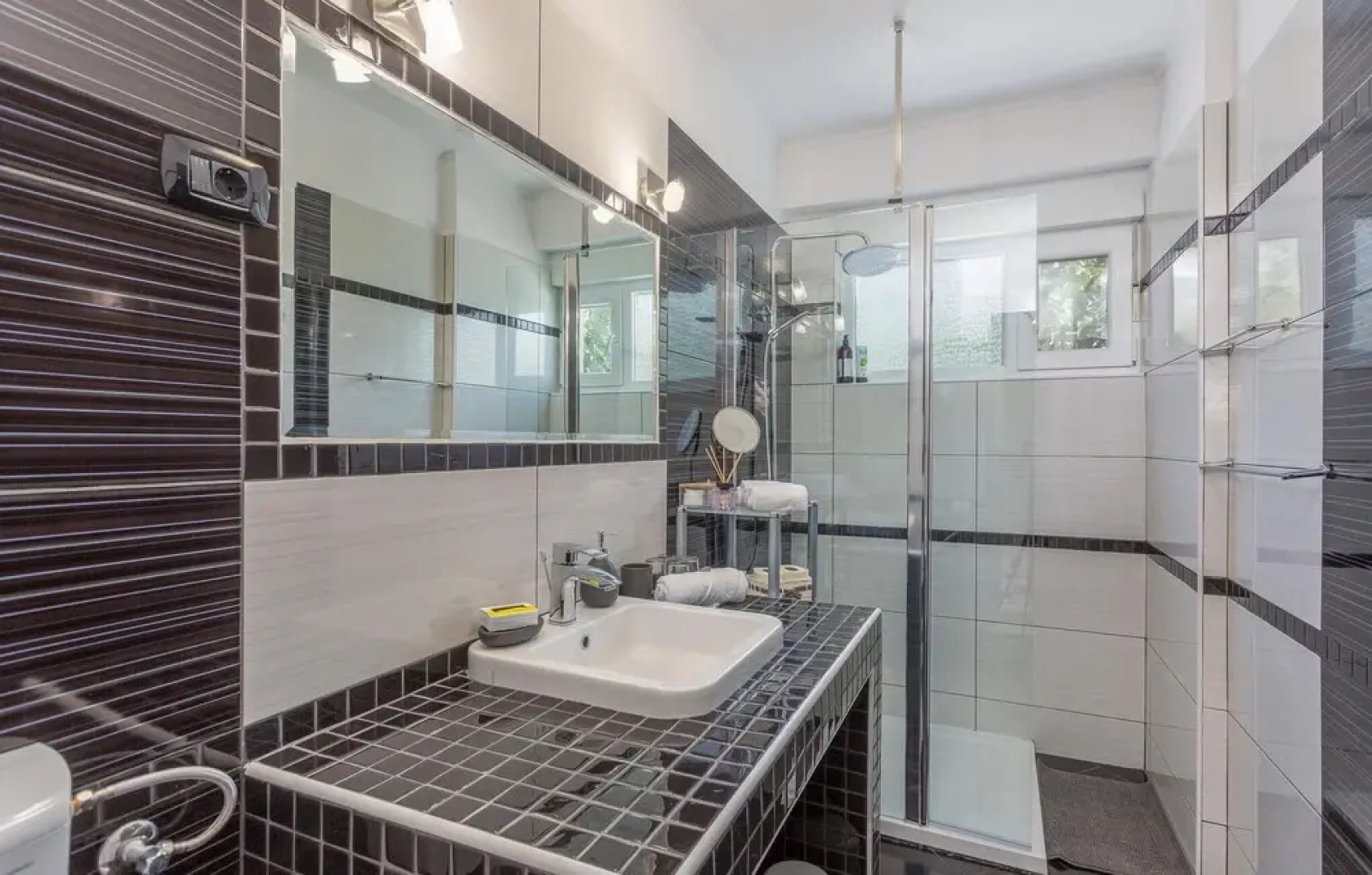 Stunning Home in Risika With Wifi and 3 Bedrooms